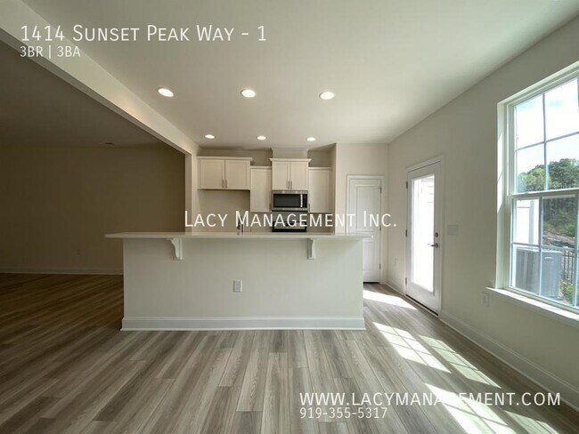 Building Photo - 1414 Sunset Peak Way