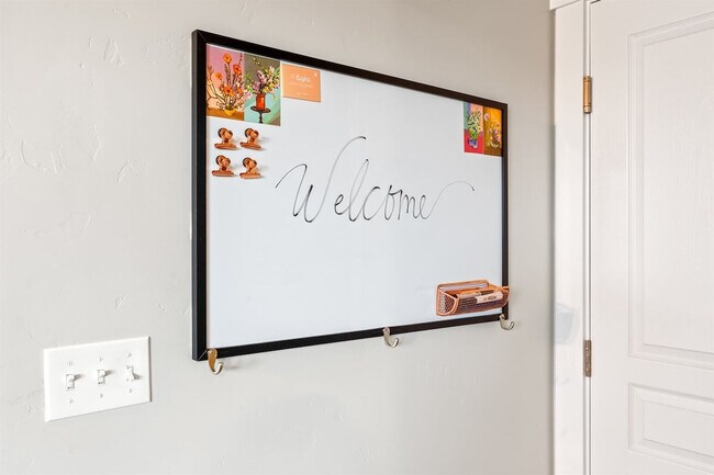 Foto del edificio - 262 N Falling Water Ave