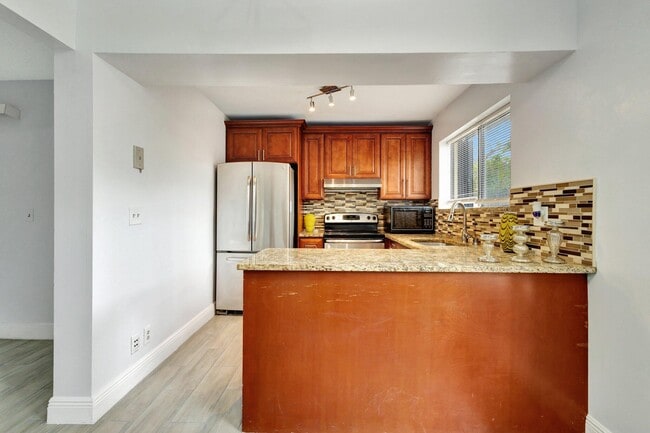 Building Photo - 5264 Bosque Ln