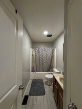 Building Photo - 112 Glenda St