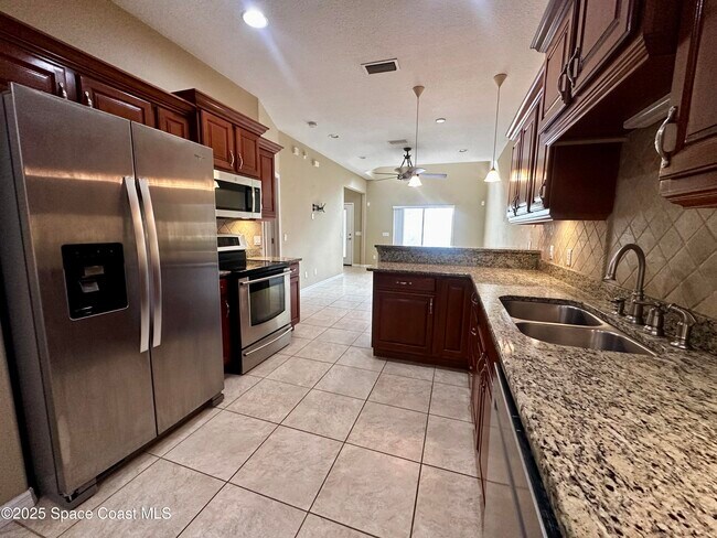 Building Photo - 1523 Beechfern Dr
