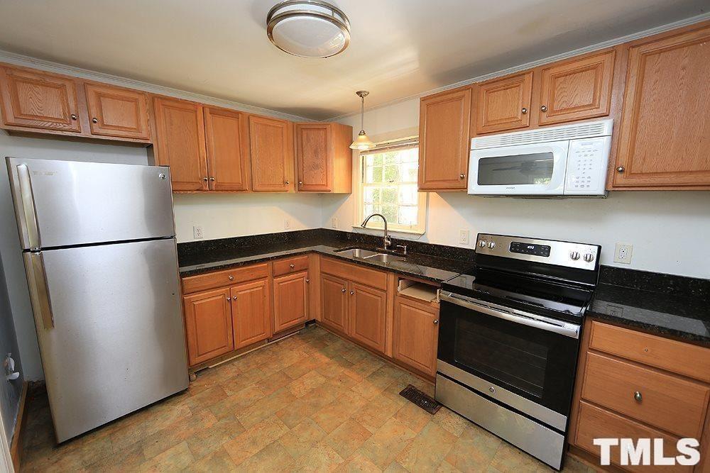 Primary Photo - 1409 Sedgefield St