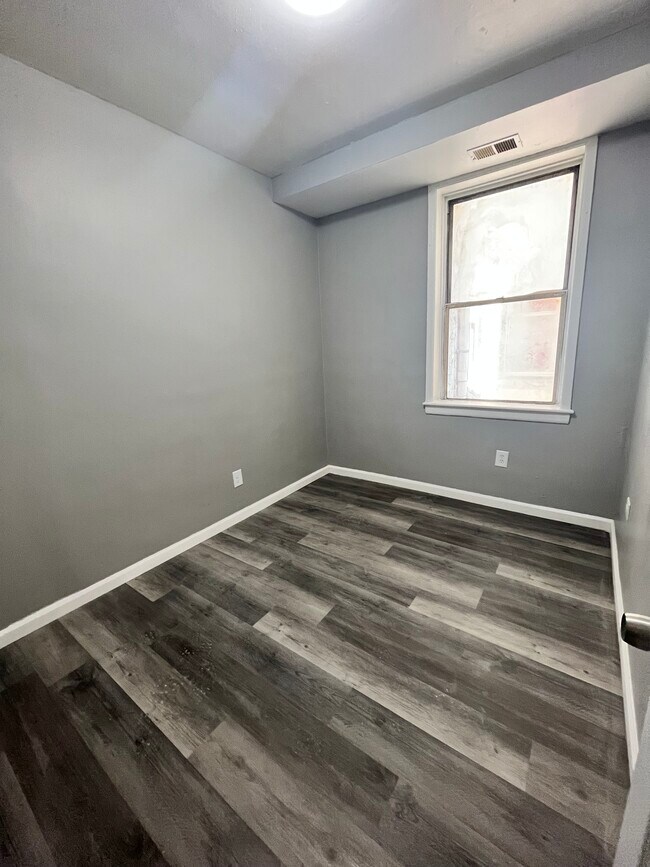 405 North 5th St Apt 1A - 400 N 5th St