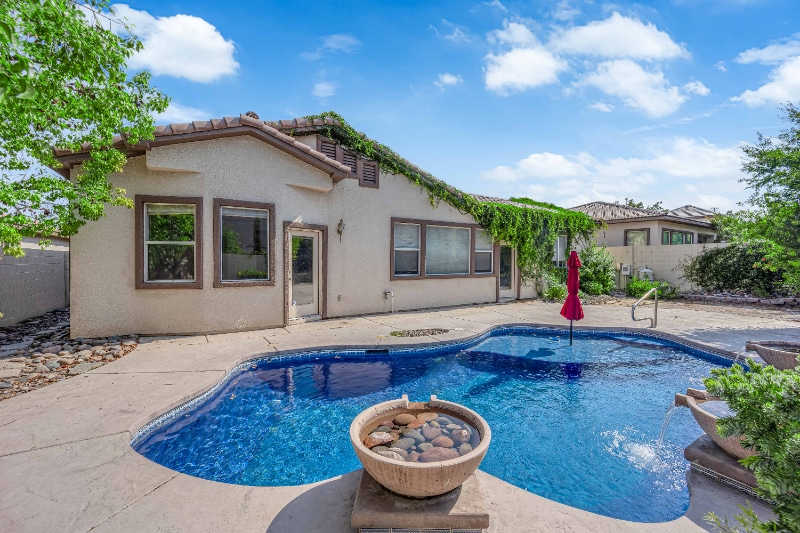 Foto principal - 10390 Stanberry Ave