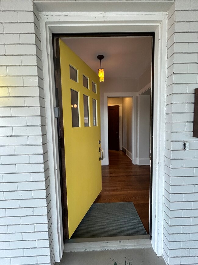 Building Photo - 64 N 200 W