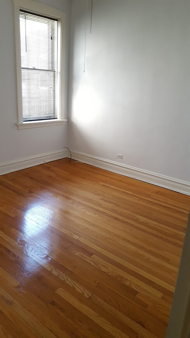 Foto del edificio - 6813 N Overhill Ave