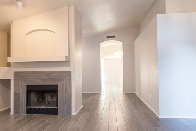Foto del edificio - 8802 N 114th Ave