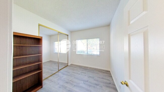 Foto del edificio - 1336 Meadow Ridge Cir