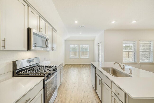 Building Photo - 1936 Bandito Bluff Pass