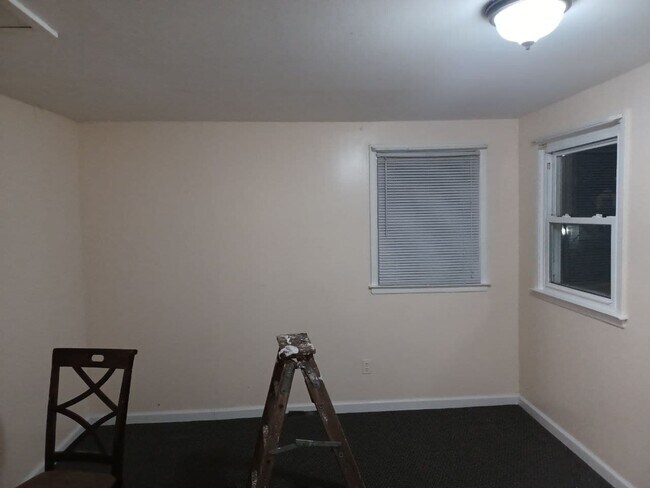 Building Photo - 213 Buscher Ave