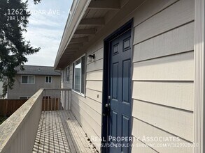 Building Photo - 1262 Cedar Ave