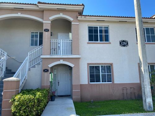 Foto principal - 1250 SE 26th St