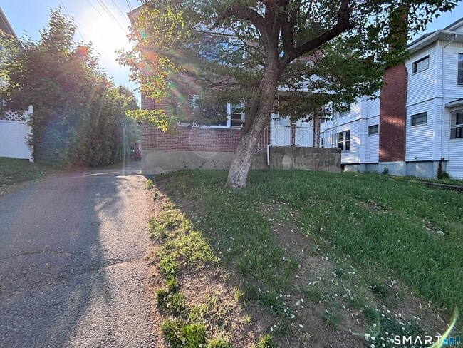 Building Photo - 95-97-97 Grandview Terrace