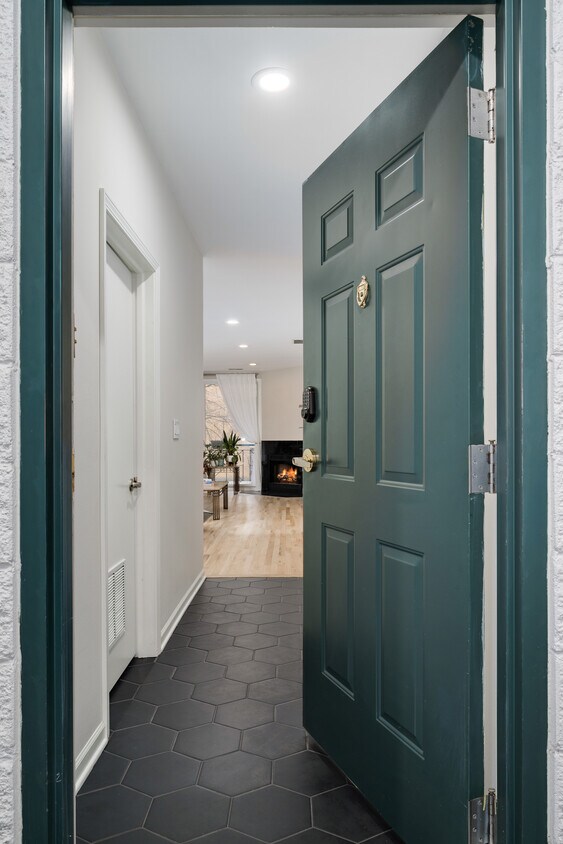 Foto principal - 835 W Diversey Pky