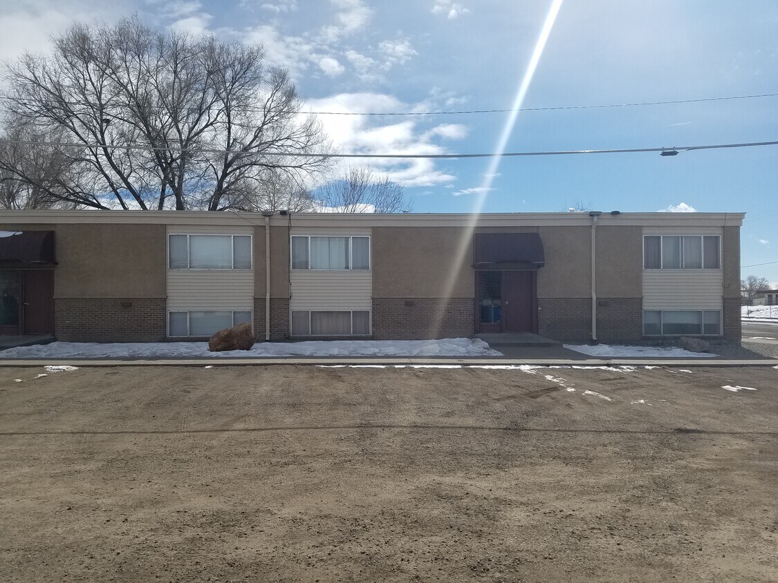 2113 Thomas Ave, Alamosa, CO 81101 Apartments - Alamosa, CO