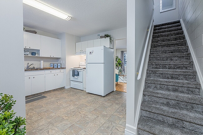 Building Photo - Pleasantview Townhomes
