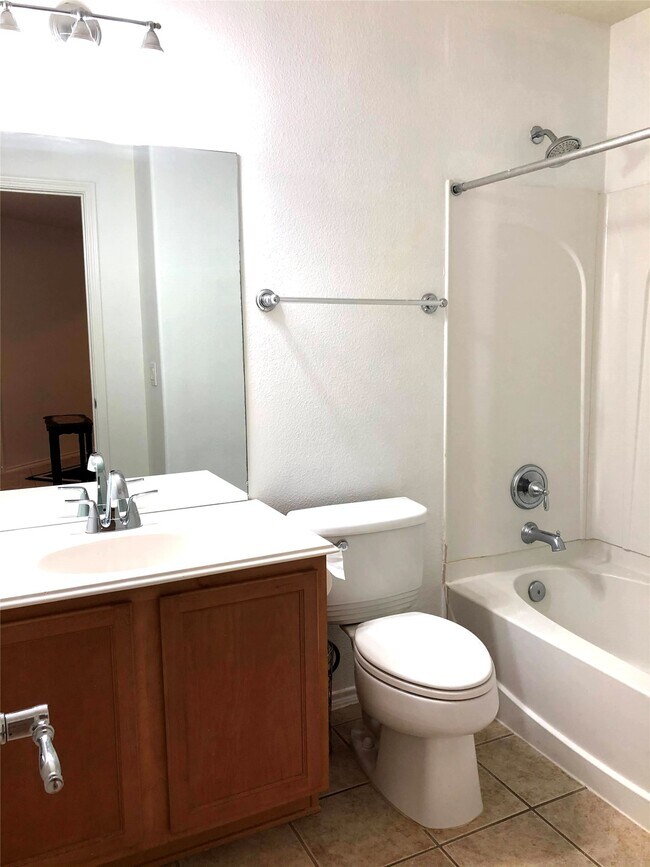 Building Photo - 4611 Pin Oak Creek Ln