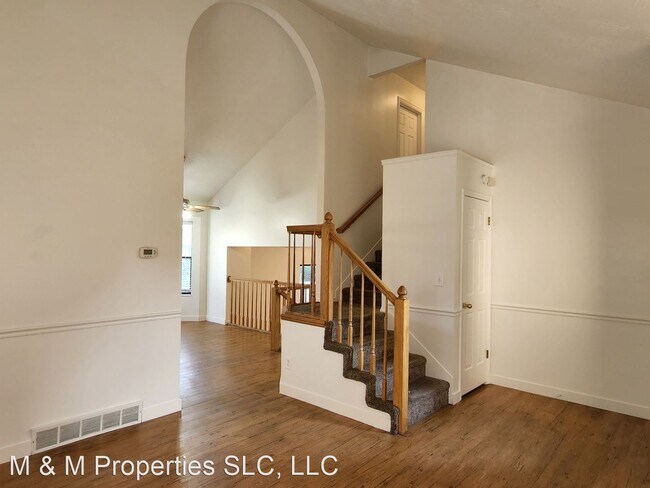 Foto del edificio - 4 br, 2.5 bath House - 6847 S Beargrass Rd