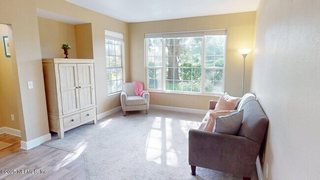 Foto del edificio - 13703 Richmond Park Dr N