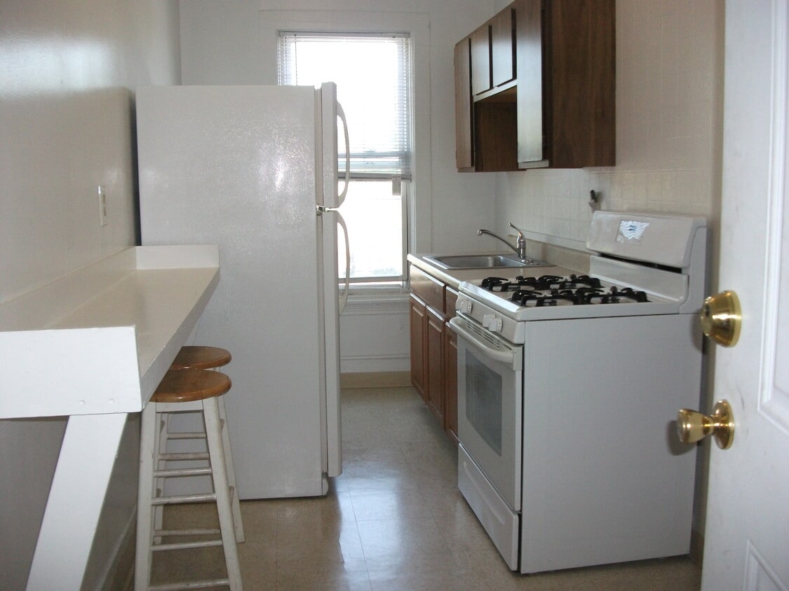 Primary Photo - 448 Hawley Ave