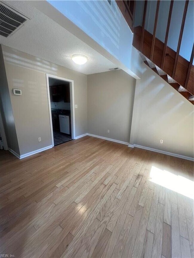 Foto del edificio - Terrific Townhome