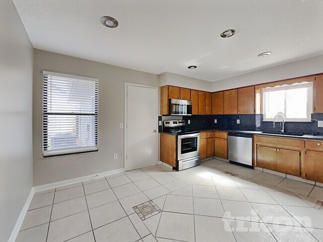 Foto del edificio - 804 Elmwood St