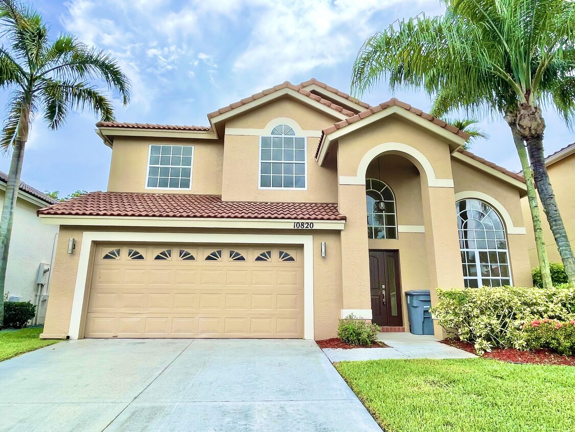 Primary Photo - 10820 La Salinas Cir