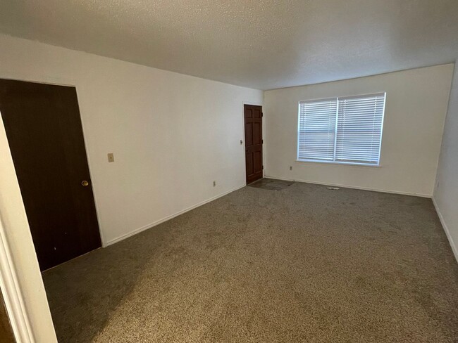 Foto del edificio - Norman Condo 2 bed 1.5 bath - Move In Ready!