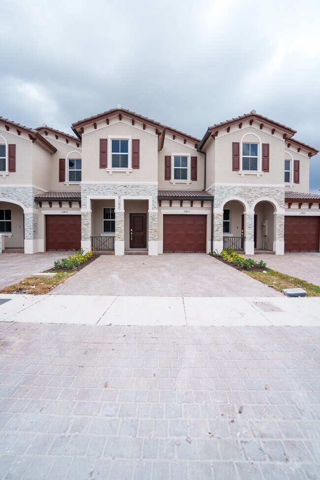 Foto del edificio - 12811 NW 23rd Pl