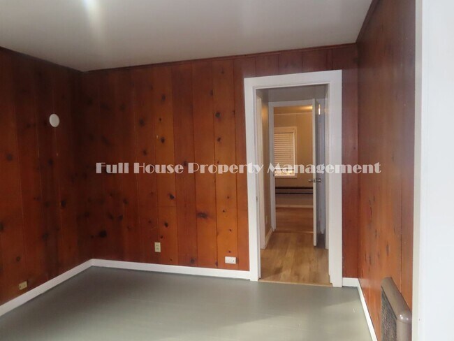 Building Photo - 1 br, 1 bath House - 630 Kelly Blvd.
