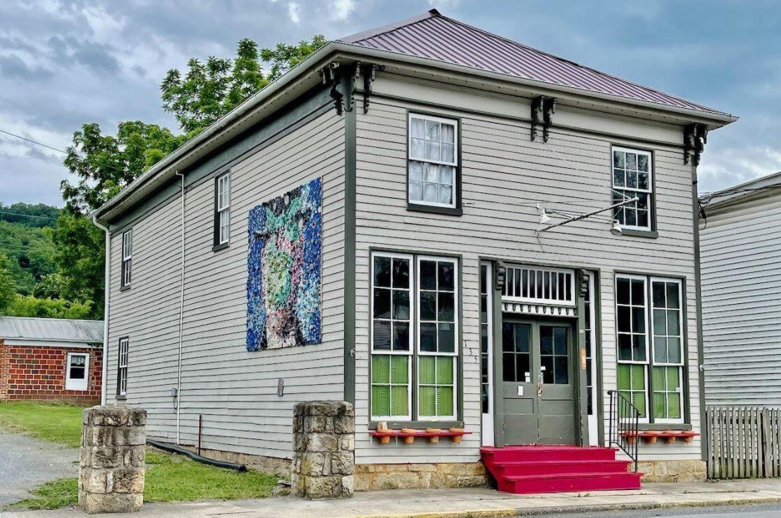 135 West Main Street, Unit 2 Apartment for Rent in Wardensville, WV