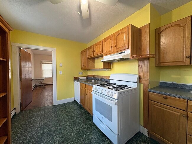 Building Photo - 26 St James St