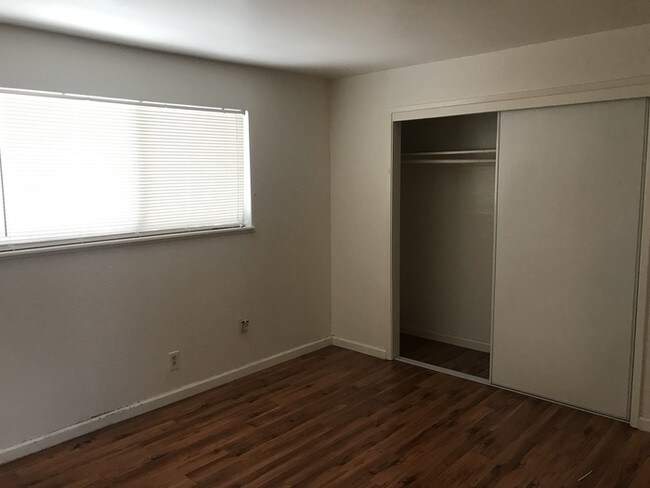 Foto del edificio - 2 Bed 1 Bath Apartment in Richmond