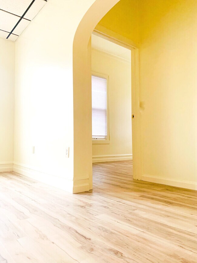 Photo - 148 N Champlain St Apartment