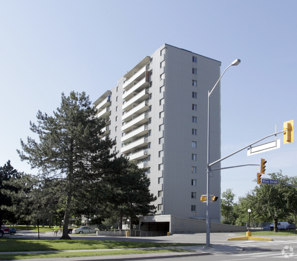 Primary Photo - 1840 Bloor St