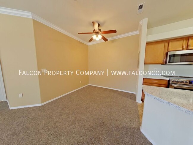 Foto del edificio - Incredible Condo in Stetson Hills! - Avail...