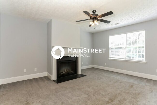 Foto del edificio - 5 Bedroom Pet-Friendly Home in Atlanta, GA...