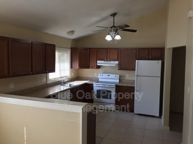 Building Photo - 1305 Chestnut St