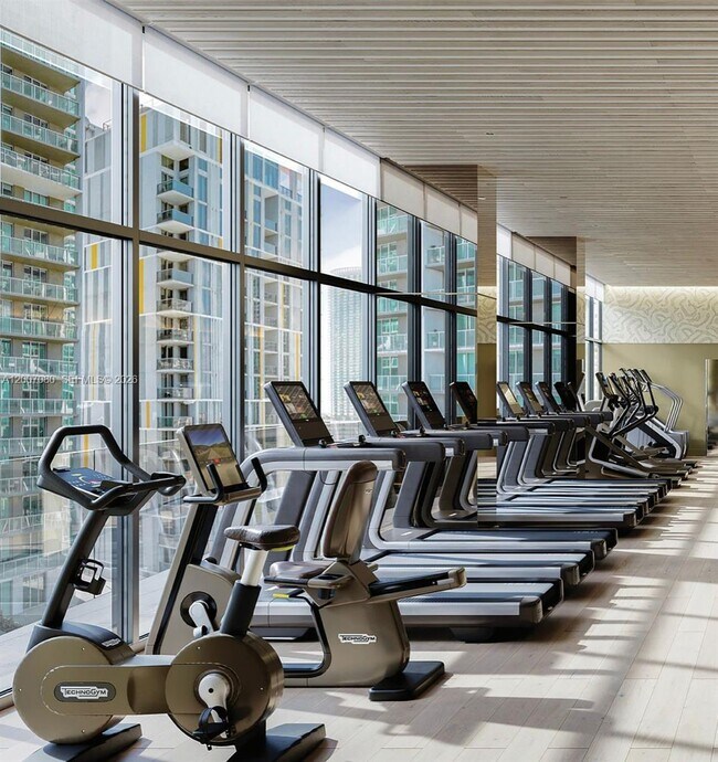 Foto del edificio - 77 SE 5th St