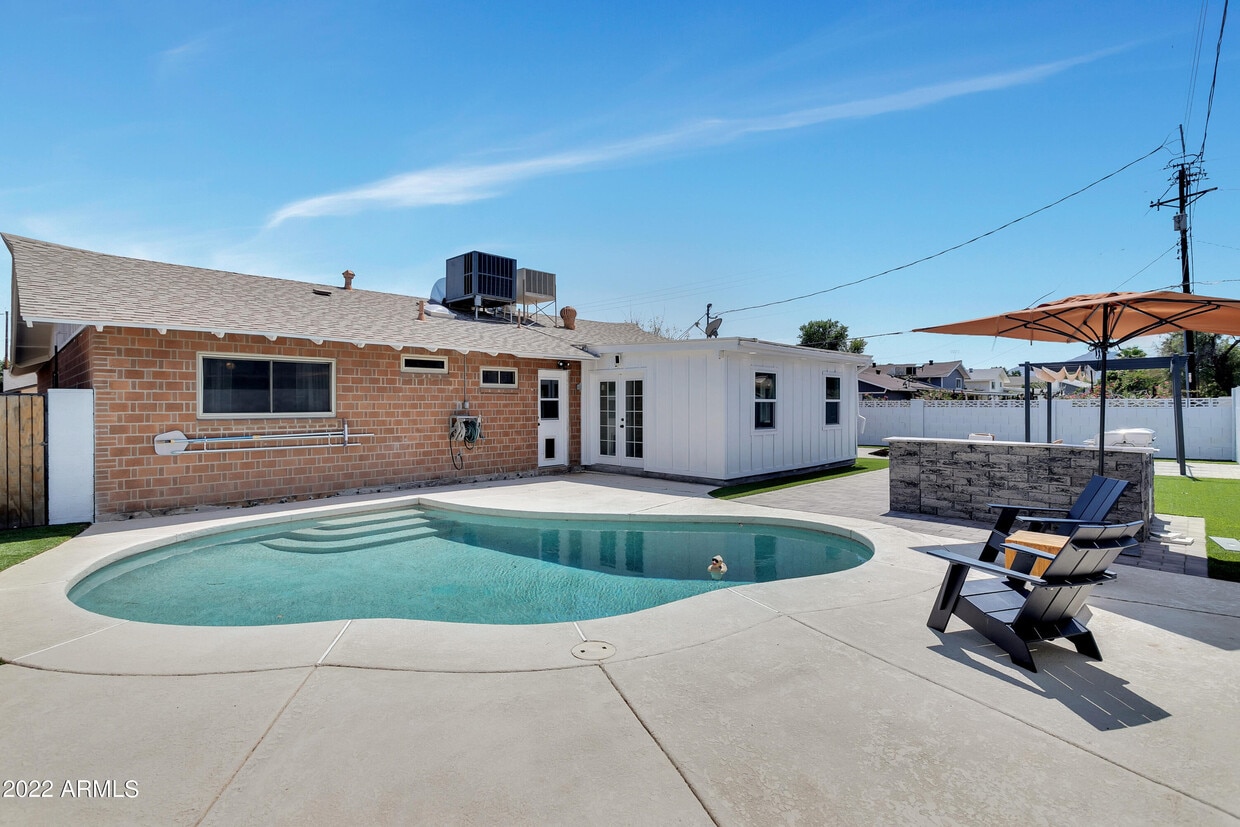 Primary Photo - 8602 E San Miguel Ave