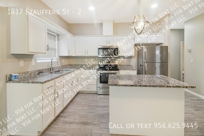 Foto del edificio - 1817 Stauffers St