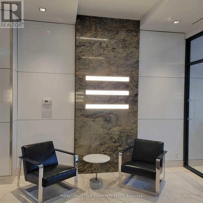 Photo du bâtiment - 7890 Bathurst St