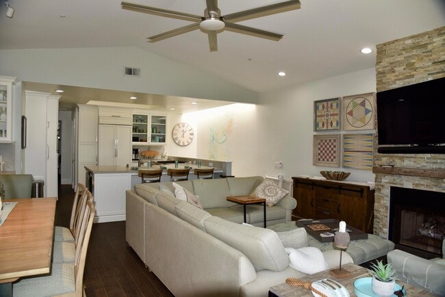 Foto del edificio - 4885 Sandyland Rd