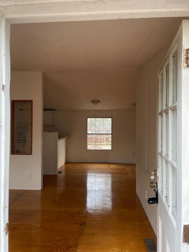Building Photo - 2111 Comet