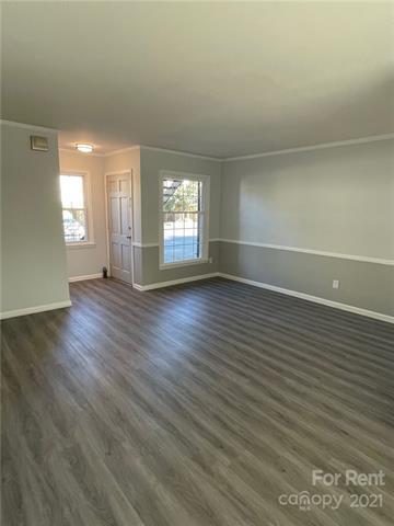 Foto del edificio - 5903 Quail Hollow Rd
