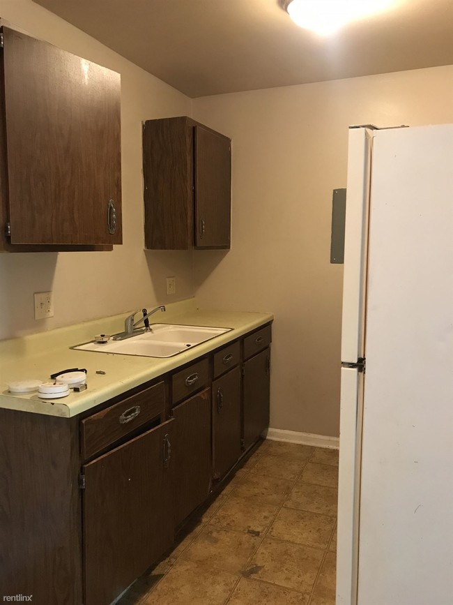 Building Photo - 2 br, 1 bath  - 1710 E G Ave Apt 2A