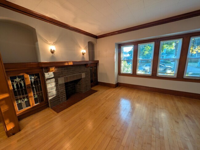 Building Photo - 1418 N 57th St
