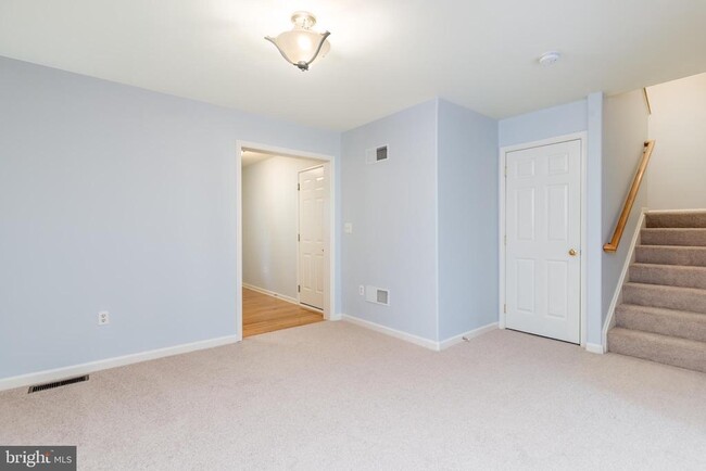 Building Photo - 1112 Cross Creek Dr