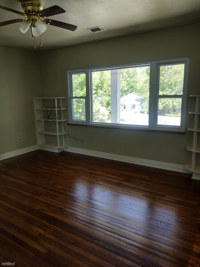 Foto del edificio - 3 br, 1 bath Triplex - 633 4th Street D