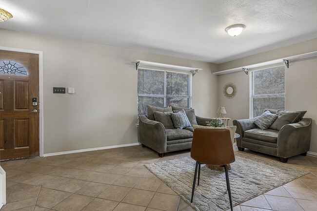 Foto del edificio - 7147 Stone Crop Ln